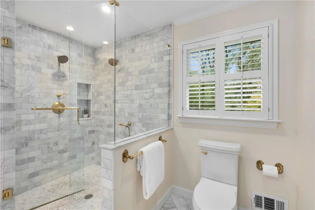 720 Fair Oaks Manor, Sandy Springs, Georgia 30327, 5 Bedrooms Bedrooms, ,4 BathroomsBathrooms,Residential,For Sale,720 Fair Oaks Manor,7673452