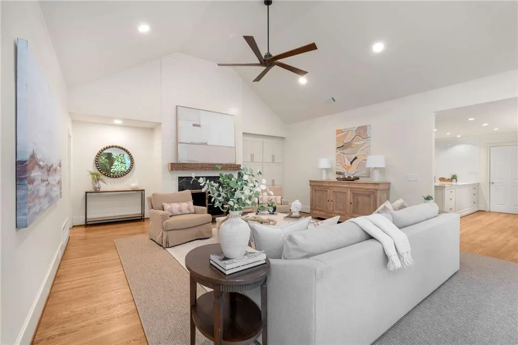 720 Fair Oaks Manor, Sandy Springs, Georgia 30327, 5 Bedrooms Bedrooms, ,4 BathroomsBathrooms,Residential,For Sale,720 Fair Oaks Manor,7673452