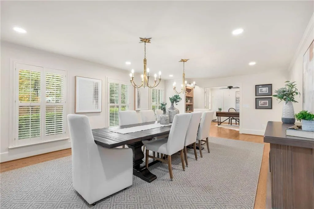 720 Fair Oaks Manor, Sandy Springs, Georgia 30327, 5 Bedrooms Bedrooms, ,4 BathroomsBathrooms,Residential,For Sale,720 Fair Oaks Manor,7673452