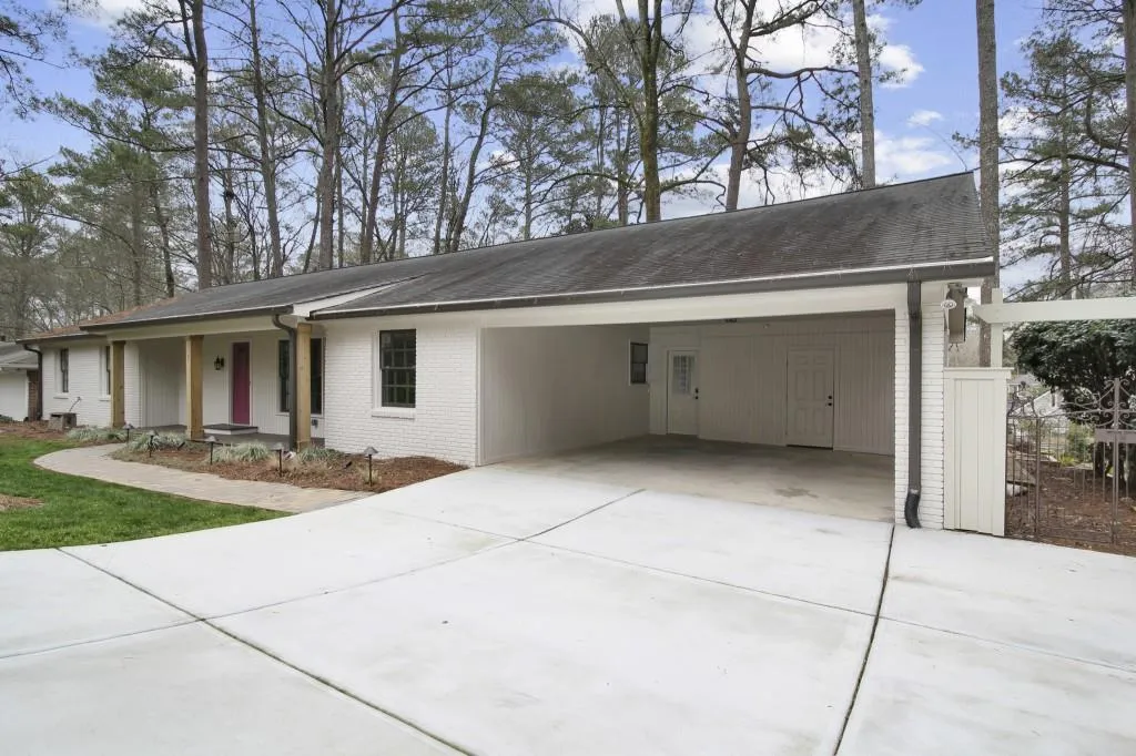 29 Brandon Ridge Drive, Sandy Springs, Georgia 30328, 3 Bedrooms Bedrooms, ,3 BathroomsBathrooms,Residential,Sold,29 Brandon Ridge Drive,6848202