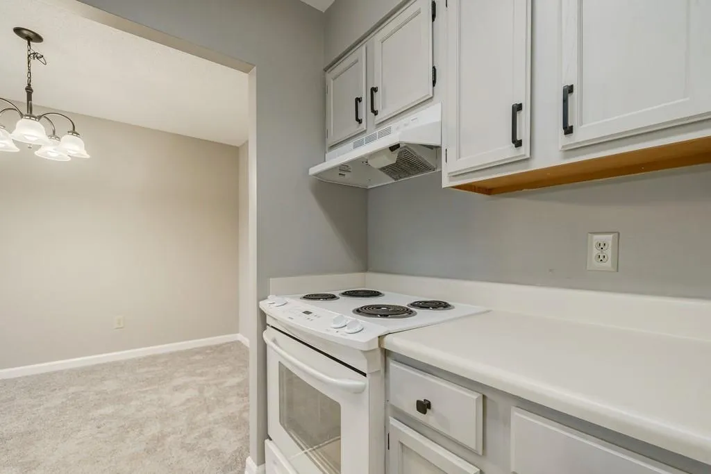 300 Johnson Ferry Road Ne Unit A310, Sandy Springs, Georgia 30328, 1 Bedroom Bedrooms, ,1 BathroomBathrooms,Residential,Sold,300 Johnson Ferry Road Ne Unit A310,6974033