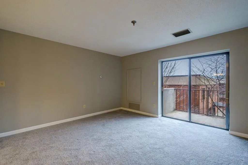 300 Johnson Ferry Road Ne Unit A310, Sandy Springs, Georgia 30328, 1 Bedroom Bedrooms, ,1 BathroomBathrooms,Residential,Sold,300 Johnson Ferry Road Ne Unit A310,6974033