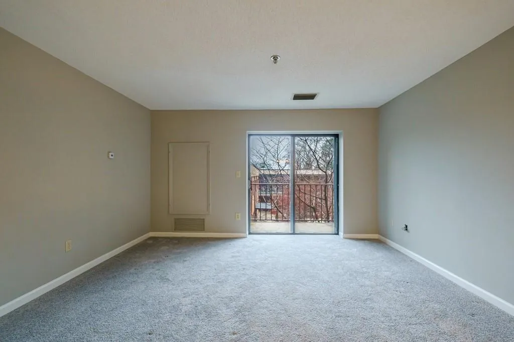 300 Johnson Ferry Road Ne Unit A310, Sandy Springs, Georgia 30328, 1 Bedroom Bedrooms, ,1 BathroomBathrooms,Residential,Sold,300 Johnson Ferry Road Ne Unit A310,6974033