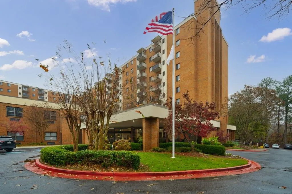 300 Johnson Ferry Road Ne Unit A310, Sandy Springs, Georgia 30328, 1 Bedroom Bedrooms, ,1 BathroomBathrooms,Residential,Sold,300 Johnson Ferry Road Ne Unit A310,6974033