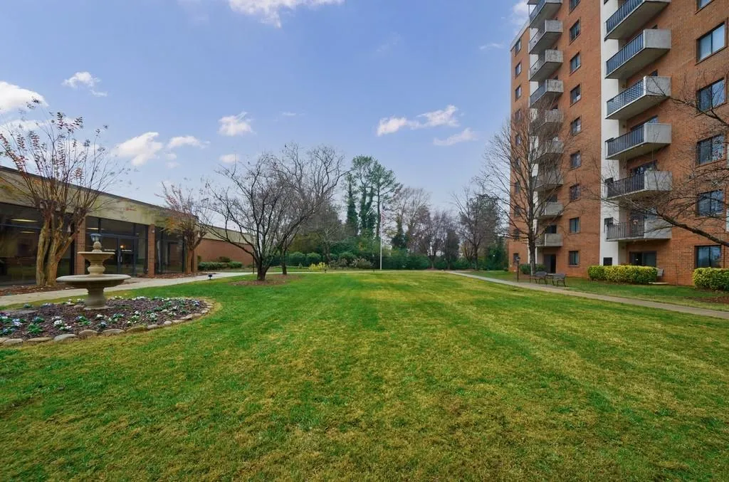 300 Johnson Ferry Road Ne Unit A310, Sandy Springs, Georgia 30328, 1 Bedroom Bedrooms, ,1 BathroomBathrooms,Residential,Sold,300 Johnson Ferry Road Ne Unit A310,6974033
