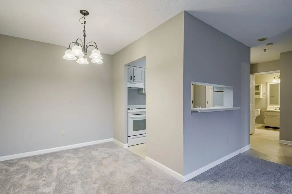 300 Johnson Ferry Road Ne Unit A310, Sandy Springs, Georgia 30328, 1 Bedroom Bedrooms, ,1 BathroomBathrooms,Residential,Sold,300 Johnson Ferry Road Ne Unit A310,6974033