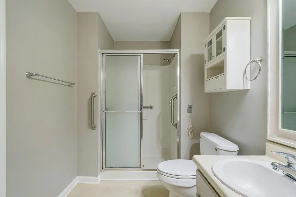 300 Johnson Ferry Road Ne Unit A310, Sandy Springs, Georgia 30328, 1 Bedroom Bedrooms, ,1 BathroomBathrooms,Residential,Sold,300 Johnson Ferry Road Ne Unit A310,6974033