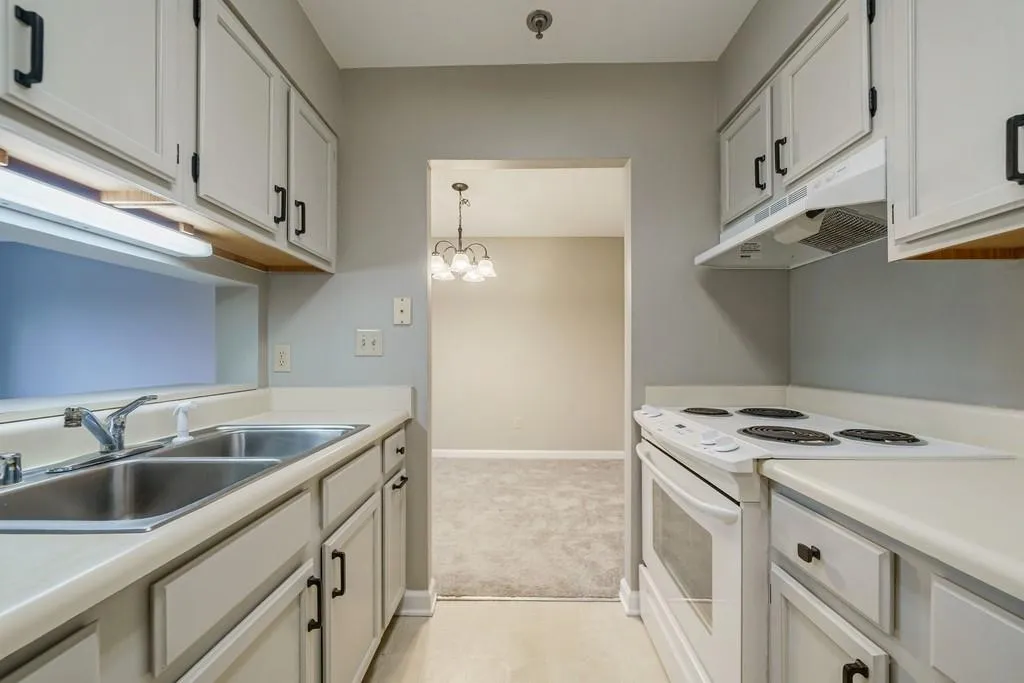 300 Johnson Ferry Road Ne Unit A310, Sandy Springs, Georgia 30328, 1 Bedroom Bedrooms, ,1 BathroomBathrooms,Residential,Sold,300 Johnson Ferry Road Ne Unit A310,6974033