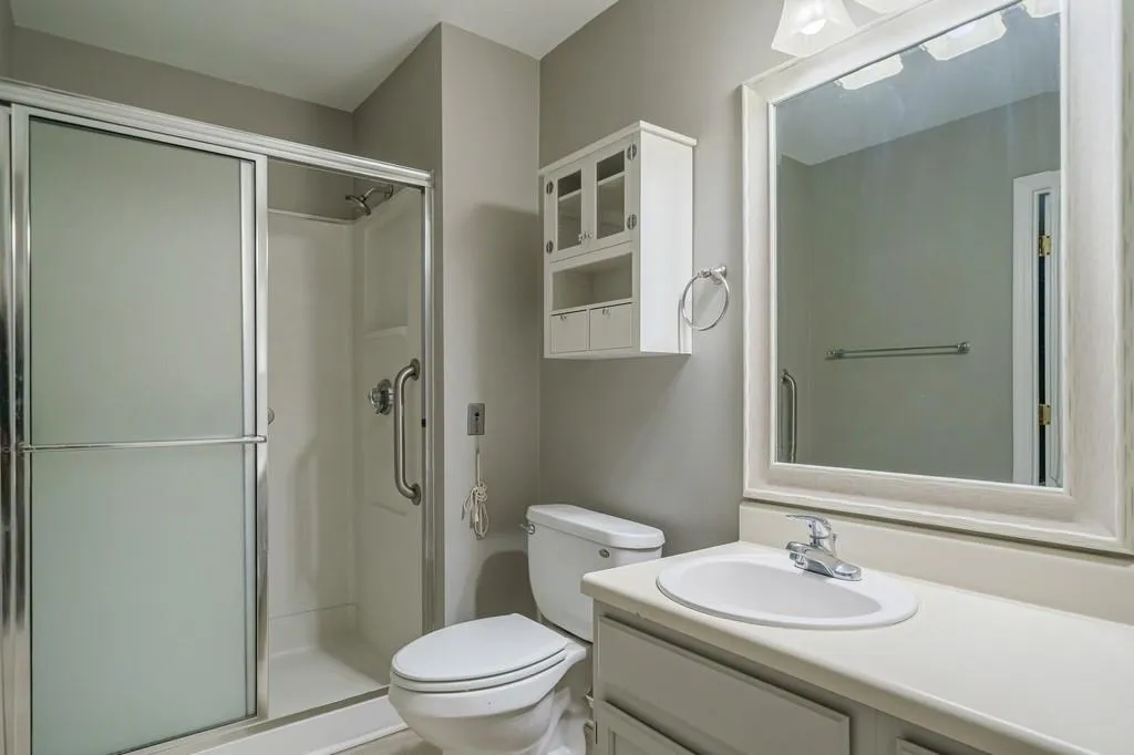300 Johnson Ferry Road Ne Unit A310, Sandy Springs, Georgia 30328, 1 Bedroom Bedrooms, ,1 BathroomBathrooms,Residential,Sold,300 Johnson Ferry Road Ne Unit A310,6974033