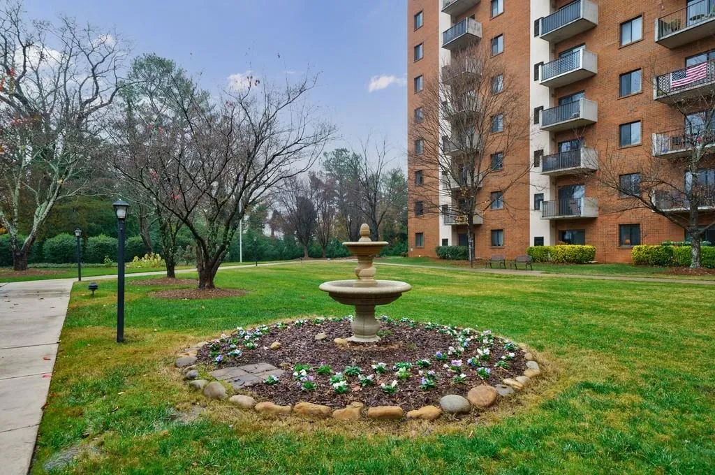 300 Johnson Ferry Road Ne Unit A310, Sandy Springs, Georgia 30328, 1 Bedroom Bedrooms, ,1 BathroomBathrooms,Residential,Sold,300 Johnson Ferry Road Ne Unit A310,6974033
