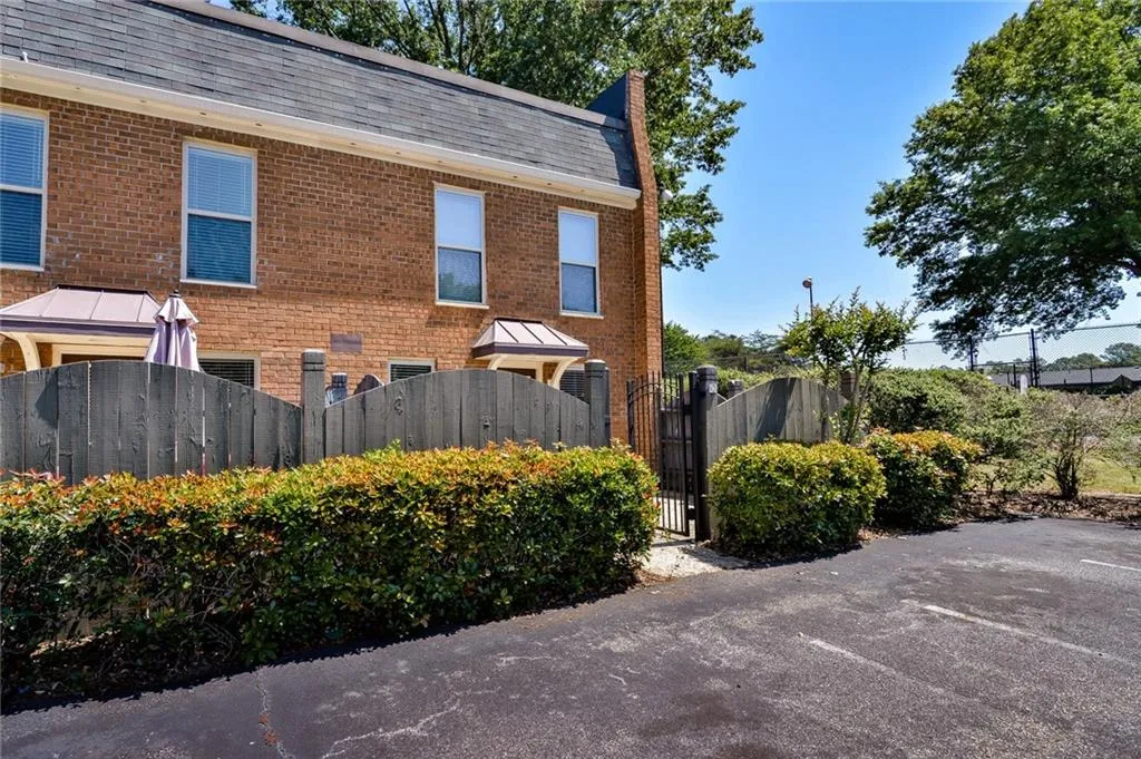 205 Winding River Drive Unit A, Atlanta, Georgia 30350, 2 Bedrooms Bedrooms, ,2 BathroomsBathrooms,Residential,Sold,205 Winding River Drive Unit A,5846225