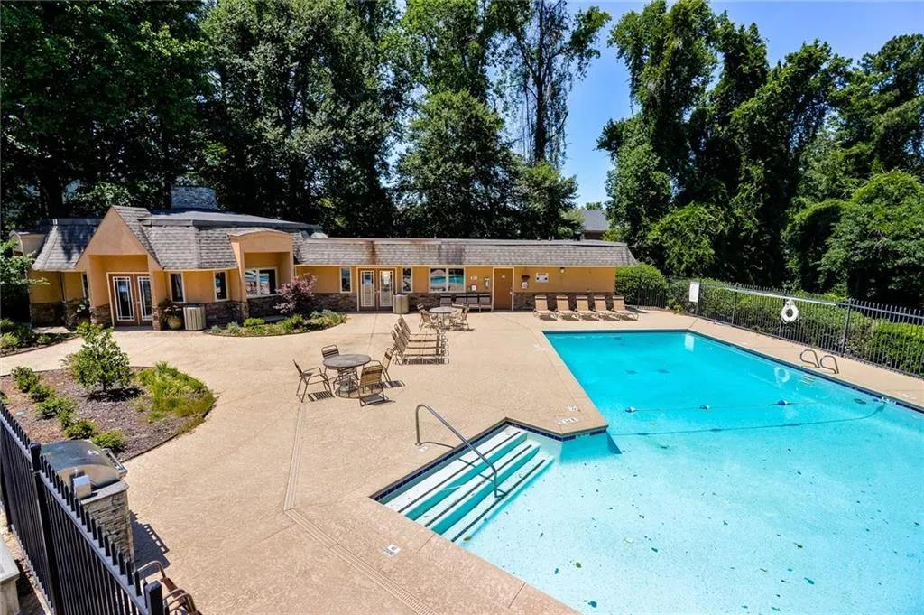 205 Winding River Drive Unit A, Atlanta, Georgia 30350, 2 Bedrooms Bedrooms, ,2 BathroomsBathrooms,Residential,Sold,205 Winding River Drive Unit A,5846225