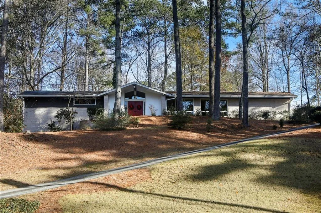 6365 River Overlook Drive, Atlanta, Georgia 30328, 4 Bedrooms Bedrooms, ,3 BathroomsBathrooms,Residential,Sold,6365 River Overlook Drive,6819021 6365 River Overlook Drive, Atlanta, Georgia 30328, 4 Bedrooms Bedrooms, ,3 BathroomsBathrooms,Residential,Sold,6365 River Overlook Drive,6819021