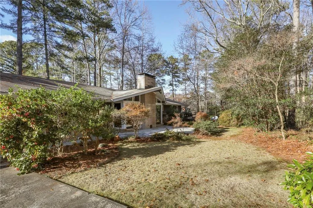 6365 River Overlook Drive, Atlanta, Georgia 30328, 4 Bedrooms Bedrooms, ,3 BathroomsBathrooms,Residential,Sold,6365 River Overlook Drive,6819021