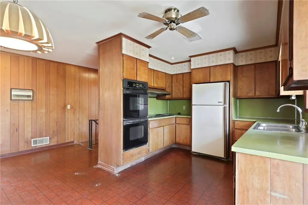 6365 River Overlook Drive, Atlanta, Georgia 30328, 4 Bedrooms Bedrooms, ,3 BathroomsBathrooms,Residential,Sold,6365 River Overlook Drive,6819021