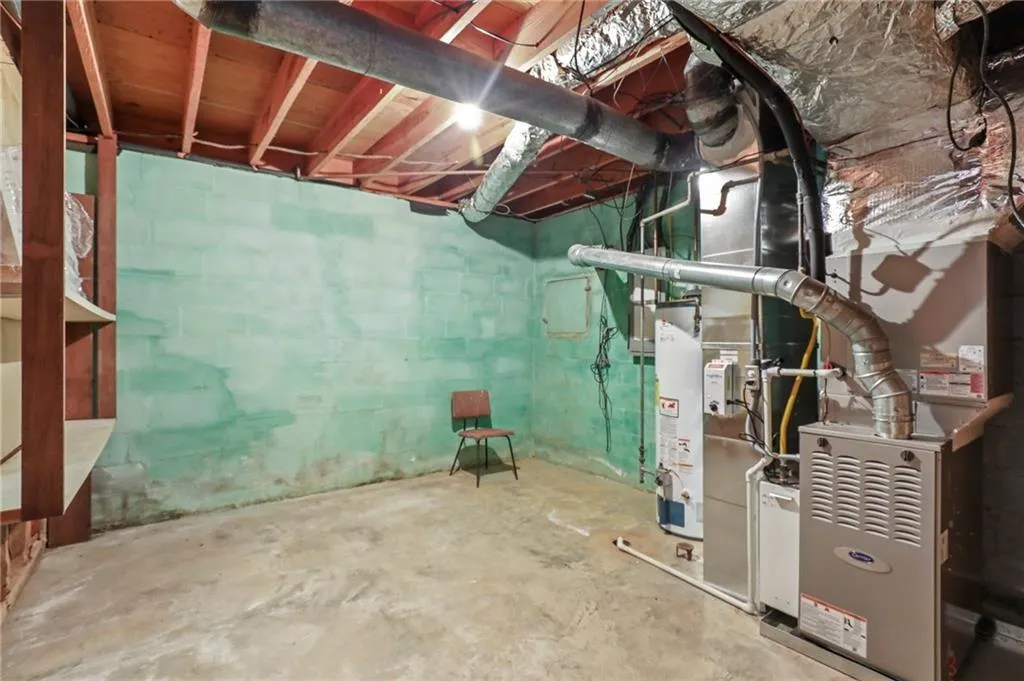 6365 River Overlook Drive, Atlanta, Georgia 30328, 4 Bedrooms Bedrooms, ,3 BathroomsBathrooms,Residential,Sold,6365 River Overlook Drive,6819021