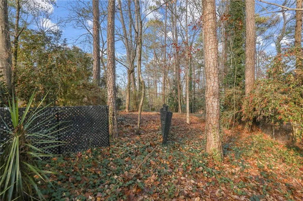 6365 River Overlook Drive, Atlanta, Georgia 30328, 4 Bedrooms Bedrooms, ,3 BathroomsBathrooms,Residential,Sold,6365 River Overlook Drive,6819021