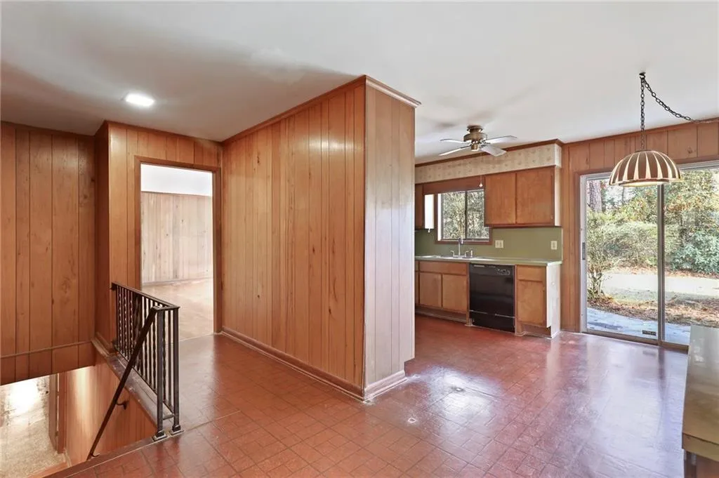 6365 River Overlook Drive, Atlanta, Georgia 30328, 4 Bedrooms Bedrooms, ,3 BathroomsBathrooms,Residential,Sold,6365 River Overlook Drive,6819021