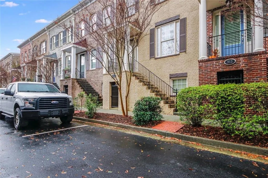 917 Persimmon Point, Sandy Springs, Georgia 30328, 2 Bedrooms Bedrooms, ,2 BathroomsBathrooms,Residential,Sold,917 Persimmon Point,7146899