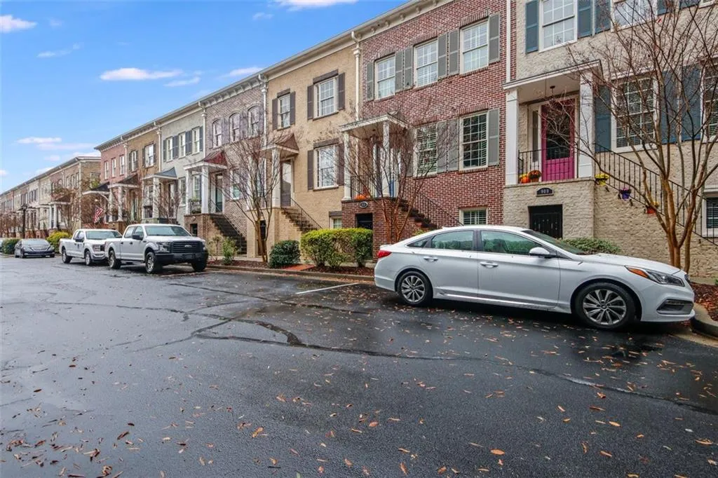 917 Persimmon Point, Sandy Springs, Georgia 30328, 2 Bedrooms Bedrooms, ,2 BathroomsBathrooms,Residential,Sold,917 Persimmon Point,7146899