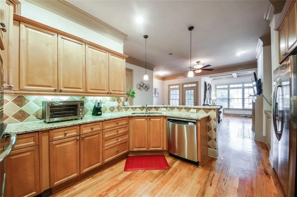 917 Persimmon Point, Sandy Springs, Georgia 30328, 2 Bedrooms Bedrooms, ,2 BathroomsBathrooms,Residential,Sold,917 Persimmon Point,7146899