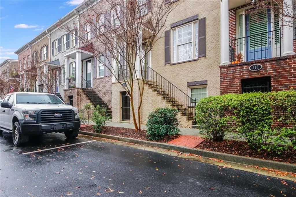 917 Persimmon Point, Sandy Springs, Georgia 30328, 2 Bedrooms Bedrooms, ,2 BathroomsBathrooms,Residential,Sold,917 Persimmon Point,7146899