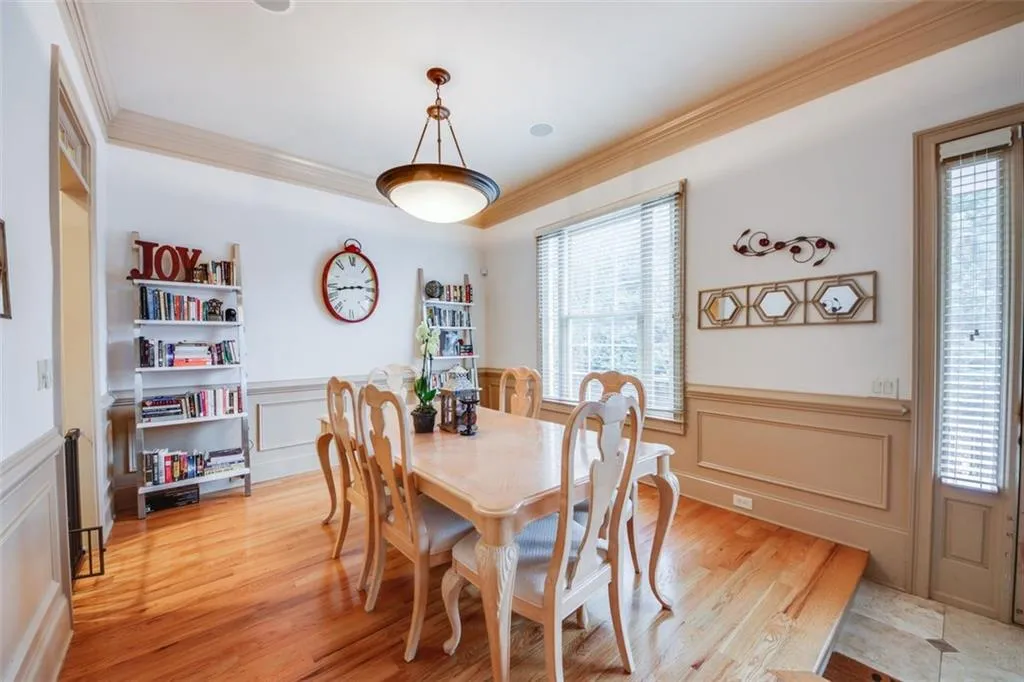 917 Persimmon Point, Sandy Springs, Georgia 30328, 2 Bedrooms Bedrooms, ,2 BathroomsBathrooms,Residential,Sold,917 Persimmon Point,7146899