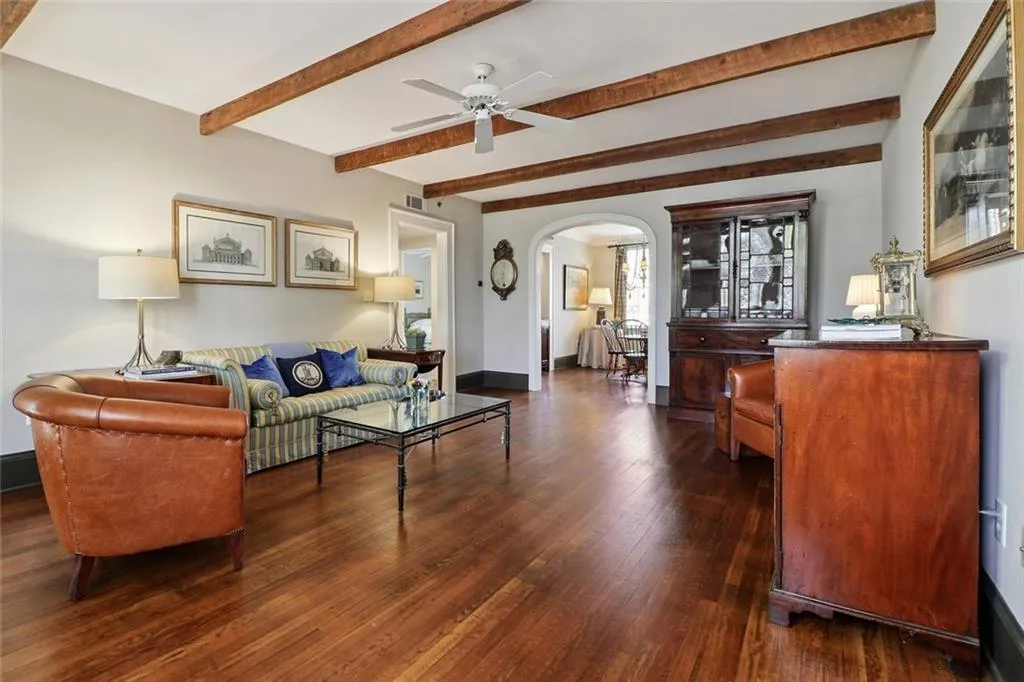 2814 Peachtree Road Nw Unit 10, Atlanta, Georgia 30305, 2 Bedrooms Bedrooms, 0 ,1 BathroomBathrooms,Residential,Sold,2814 Peachtree Road Nw Unit 10,7737909
