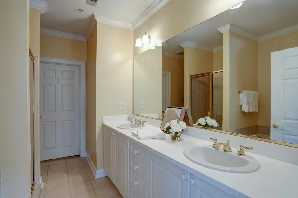 5415 Northland Drive Unit 302, Sandy Springs, Georgia 30342, 1 Bedroom Bedrooms, ,1 BathroomBathrooms,Residential,Sold,5415 Northland Drive Unit 302,6598709