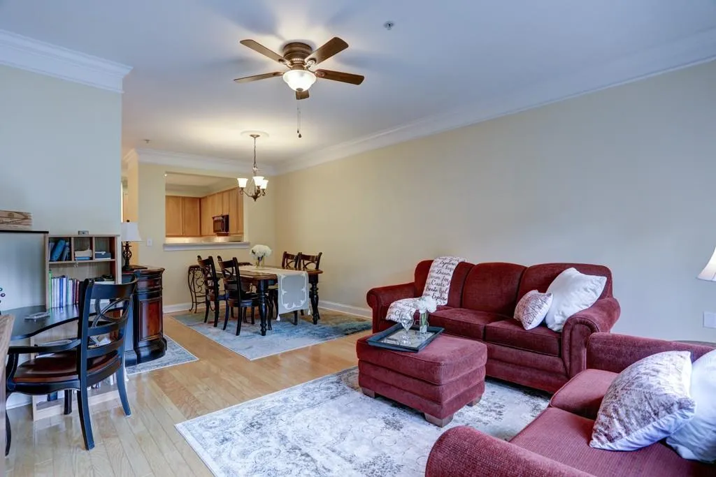 5415 Northland Drive Unit 302, Sandy Springs, Georgia 30342, 1 Bedroom Bedrooms, ,1 BathroomBathrooms,Residential,Sold,5415 Northland Drive Unit 302,6598709