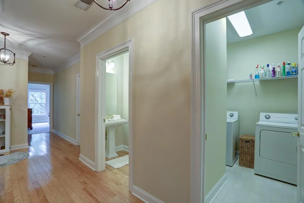 5415 Northland Drive Unit 302, Sandy Springs, Georgia 30342, 1 Bedroom Bedrooms, ,1 BathroomBathrooms,Residential,Sold,5415 Northland Drive Unit 302,6598709