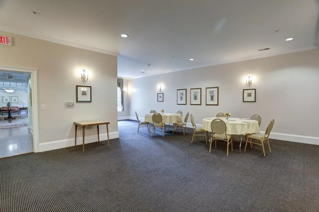 5415 Northland Drive Unit 302, Sandy Springs, Georgia 30342, 1 Bedroom Bedrooms, ,1 BathroomBathrooms,Residential,Sold,5415 Northland Drive Unit 302,6598709