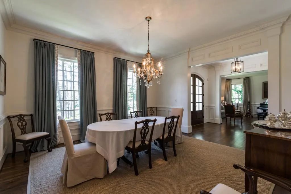 2761 Ridgewood Road, Atlanta, Georgia 30327, 6 Bedrooms Bedrooms, ,7 BathroomsBathrooms,Residential,Sold,2761 Ridgewood Road,5755357