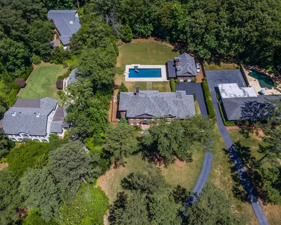 2761 Ridgewood Road, Atlanta, Georgia 30327, 6 Bedrooms Bedrooms, ,7 BathroomsBathrooms,Residential,Sold,2761 Ridgewood Road,5755357