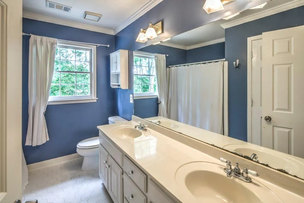 275 Lackland Court, Atlanta, Georgia 30350, 4 Bedrooms Bedrooms, ,3 BathroomsBathrooms,Residential,Sold,275 Lackland Court,5680175