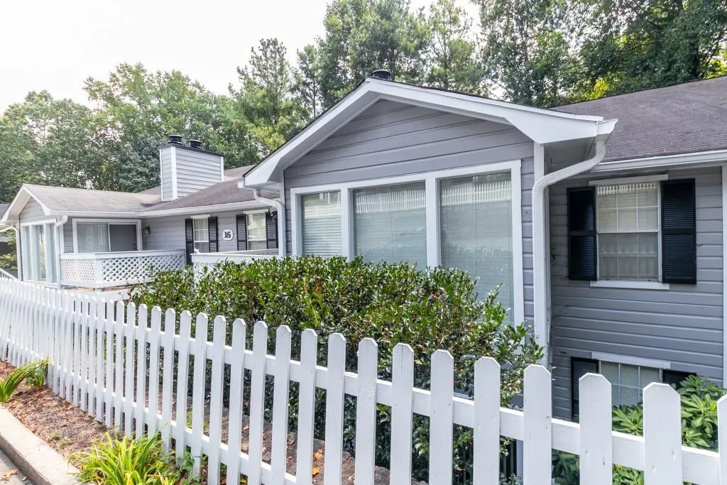 1609 Vicksburg Place, Sandy Springs, Georgia 30350, 2 Bedrooms Bedrooms, ,2 BathroomsBathrooms,Residential,Sold,1609 Vicksburg Place,6764871