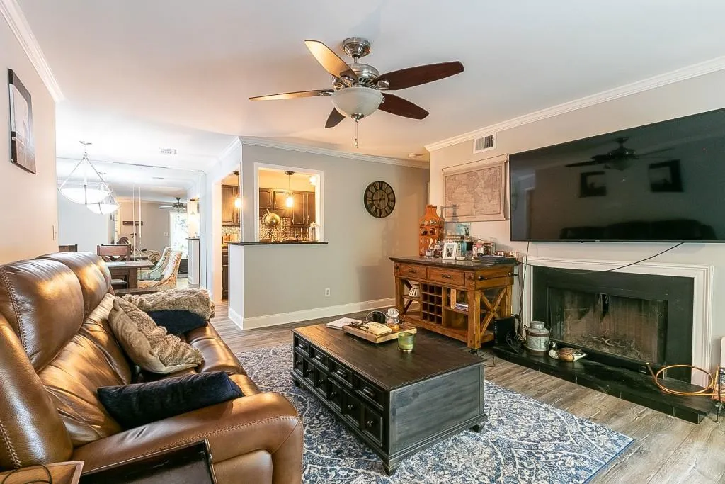 1609 Vicksburg Place, Sandy Springs, Georgia 30350, 2 Bedrooms Bedrooms, ,2 BathroomsBathrooms,Residential,Sold,1609 Vicksburg Place,6764871