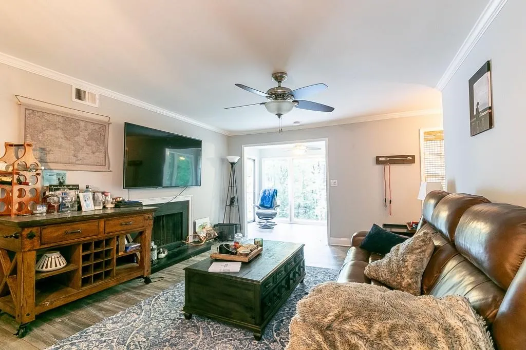 1609 Vicksburg Place, Sandy Springs, Georgia 30350, 2 Bedrooms Bedrooms, ,2 BathroomsBathrooms,Residential,Sold,1609 Vicksburg Place,6764871