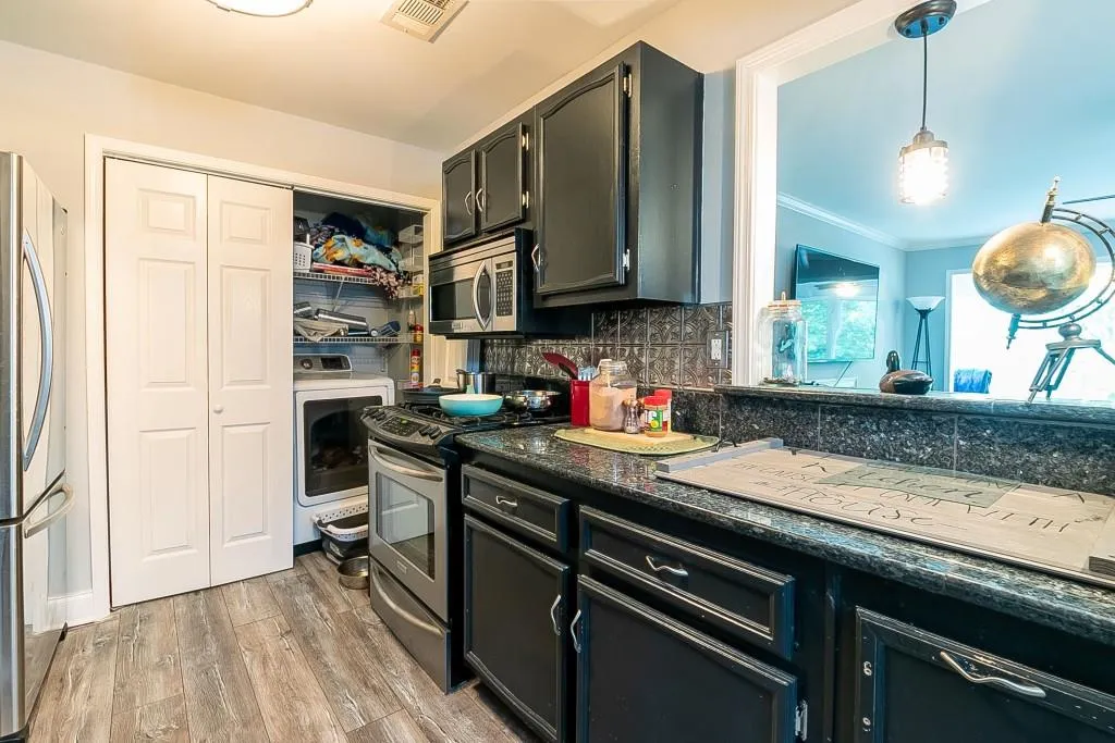 1609 Vicksburg Place, Sandy Springs, Georgia 30350, 2 Bedrooms Bedrooms, ,2 BathroomsBathrooms,Residential,Sold,1609 Vicksburg Place,6764871