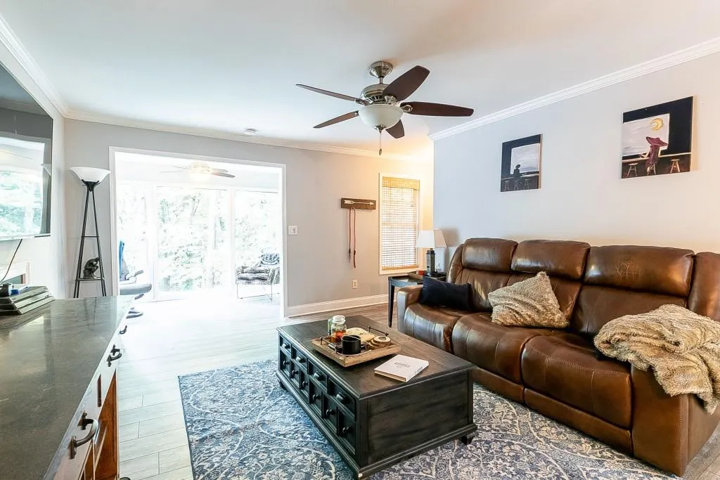 1609 Vicksburg Place, Sandy Springs, Georgia 30350, 2 Bedrooms Bedrooms, ,2 BathroomsBathrooms,Residential,Sold,1609 Vicksburg Place,6764871
