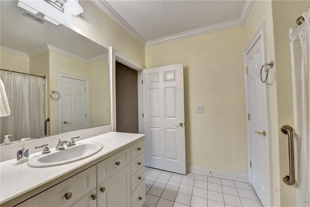 5415 Northland Drive Unit 205, Sandy Springs, Georgia 30342, 2 Bedrooms Bedrooms, ,2 BathroomsBathrooms,Residential,Sold,5415 Northland Drive Unit 205,6855020