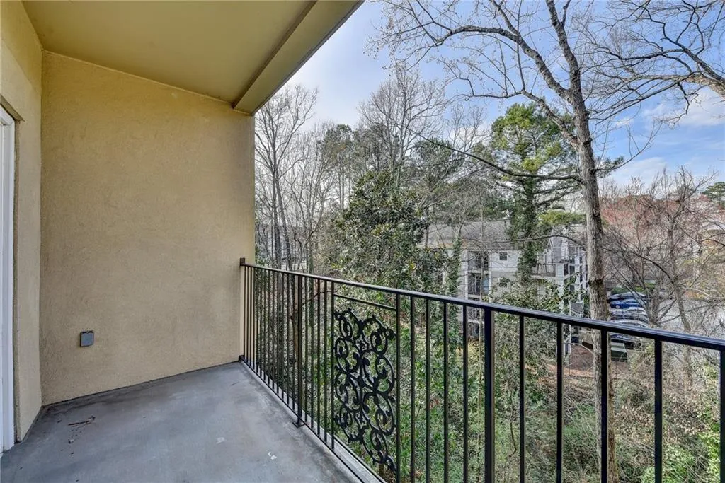 5415 Northland Drive Unit 205, Sandy Springs, Georgia 30342, 2 Bedrooms Bedrooms, ,2 BathroomsBathrooms,Residential,Sold,5415 Northland Drive Unit 205,6855020