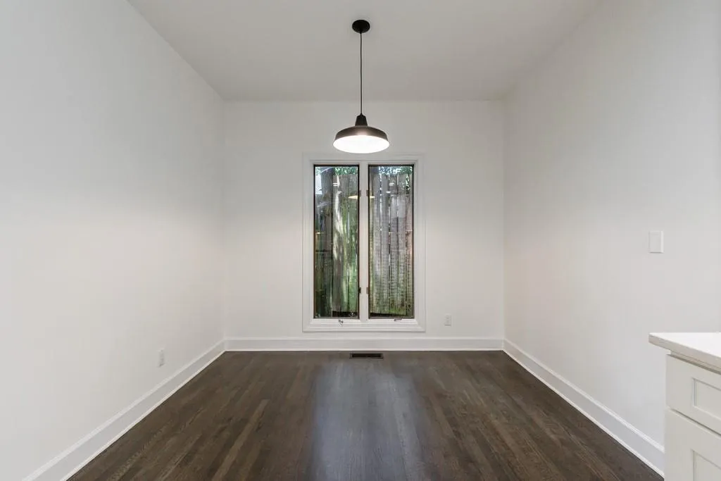 3491 Roswell Road Ne Unit E, Atlanta, Georgia 30305, 2 Bedrooms Bedrooms, ,2 BathroomsBathrooms,Residential,For Sale,3491 Roswell Road Ne Unit E,7625302