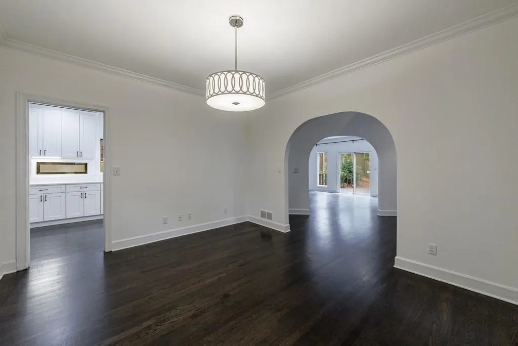 3491 Roswell Road Ne Unit E, Atlanta, Georgia 30305, 2 Bedrooms Bedrooms, ,2 BathroomsBathrooms,Residential,For Sale,3491 Roswell Road Ne Unit E,7625302