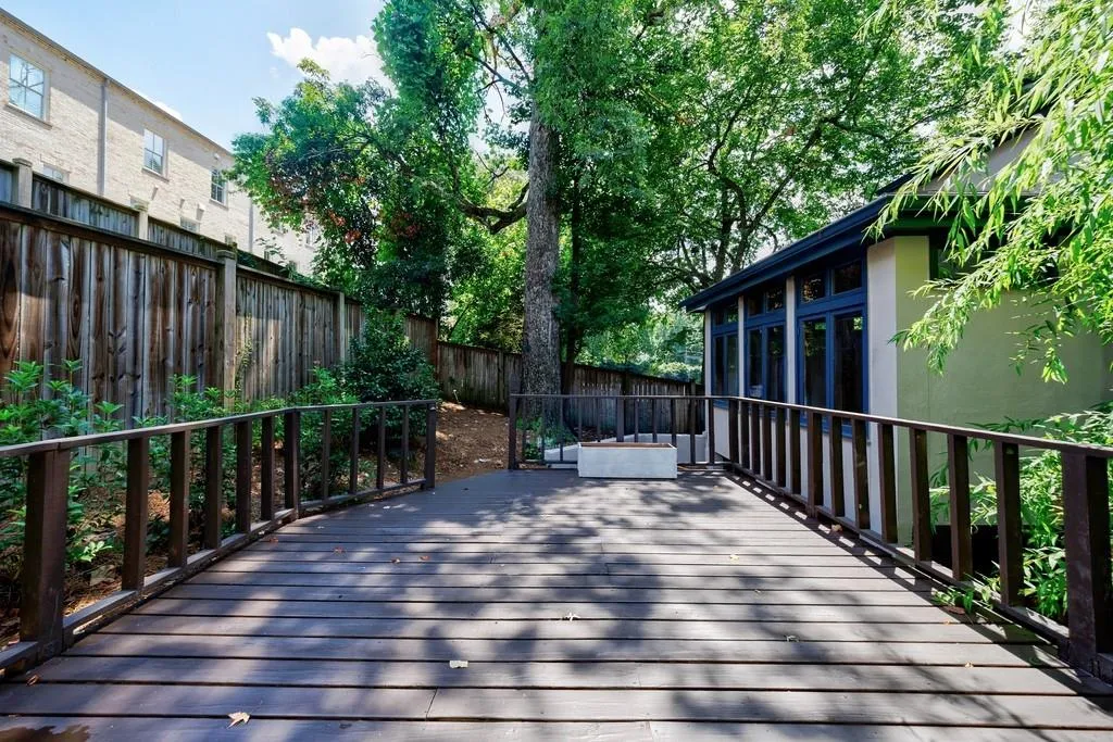 3491 Roswell Road Ne Unit E, Atlanta, Georgia 30305, 2 Bedrooms Bedrooms, ,2 BathroomsBathrooms,Residential,For Sale,3491 Roswell Road Ne Unit E,7625302