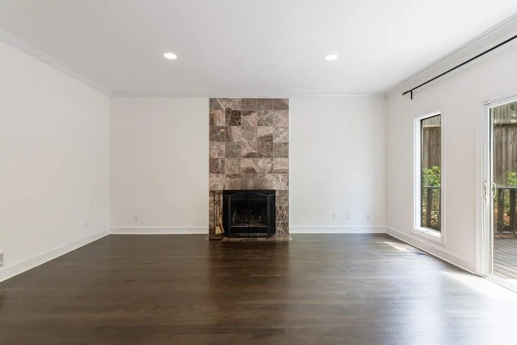 3491 Roswell Road Ne Unit E, Atlanta, Georgia 30305, 2 Bedrooms Bedrooms, ,2 BathroomsBathrooms,Residential,For Sale,3491 Roswell Road Ne Unit E,7625302