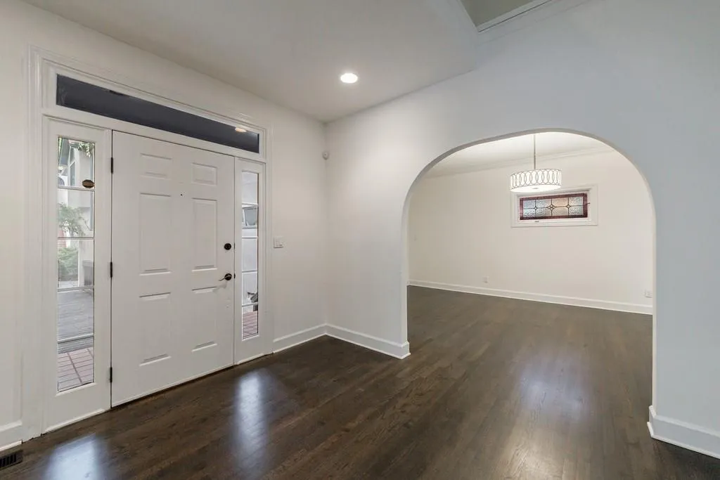 3491 Roswell Road Ne Unit E, Atlanta, Georgia 30305, 2 Bedrooms Bedrooms, ,2 BathroomsBathrooms,Residential,For Sale,3491 Roswell Road Ne Unit E,7625302