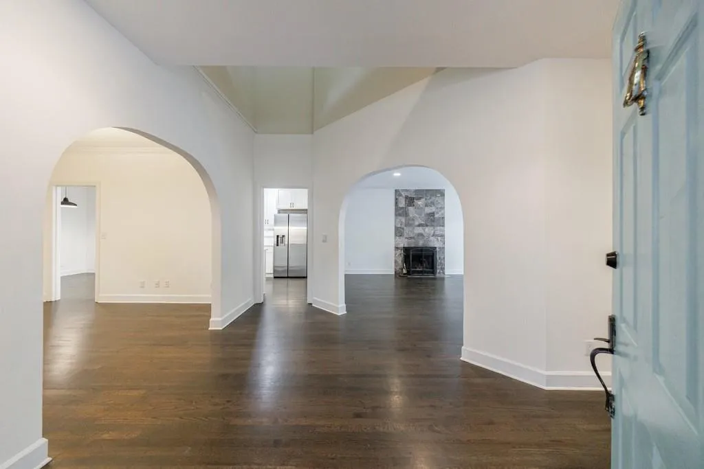 3491 Roswell Road Ne Unit E, Atlanta, Georgia 30305, 2 Bedrooms Bedrooms, ,2 BathroomsBathrooms,Residential,For Sale,3491 Roswell Road Ne Unit E,7625302