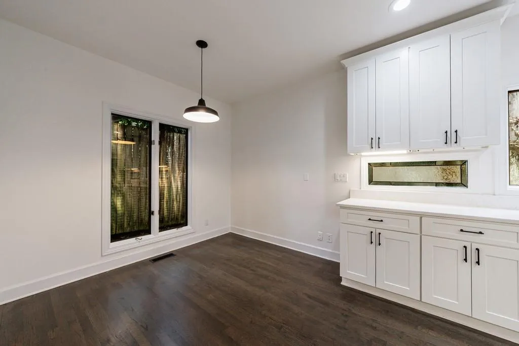 3491 Roswell Road Ne Unit E, Atlanta, Georgia 30305, 2 Bedrooms Bedrooms, ,2 BathroomsBathrooms,Residential,For Sale,3491 Roswell Road Ne Unit E,7625302