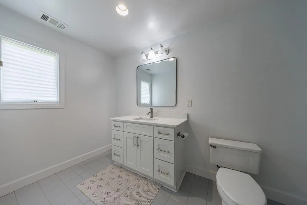 3491 Roswell Road Ne Unit E, Atlanta, Georgia 30305, 2 Bedrooms Bedrooms, ,2 BathroomsBathrooms,Residential,For Sale,3491 Roswell Road Ne Unit E,7625302